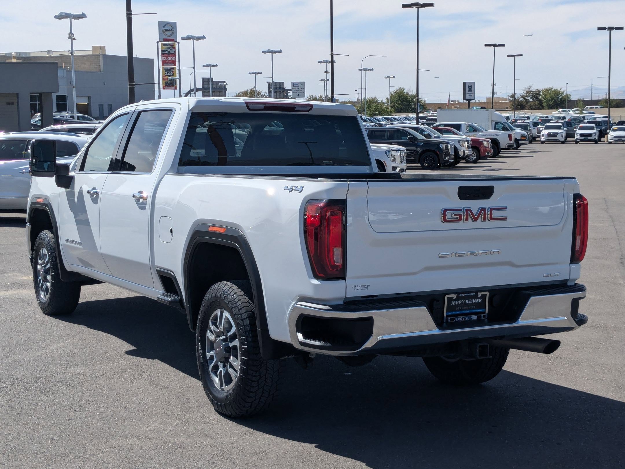 2022 Gmc Sierra HD SLT photo 2
