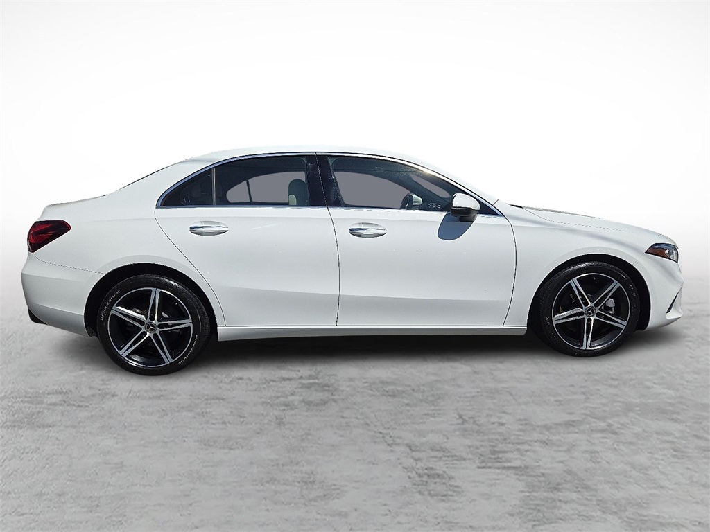 2022 Mercedes Benz A 220 4MATIC photo 11