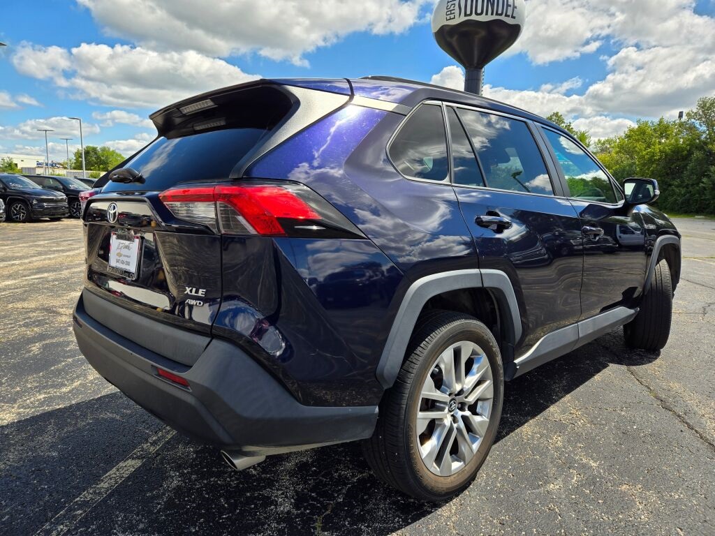 2020 Toyota RAV4 XLE Premium photo 11