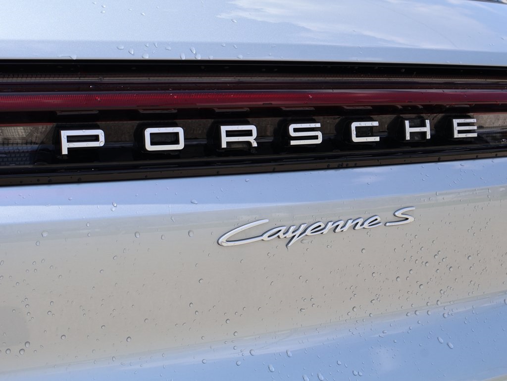 2024 Porsche Cayenne S photo 5