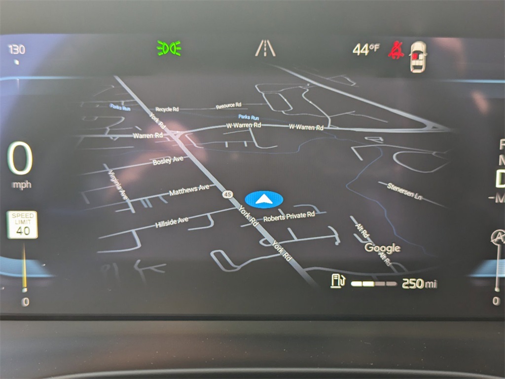 2025 Volvo XC40 Plus photo 22
