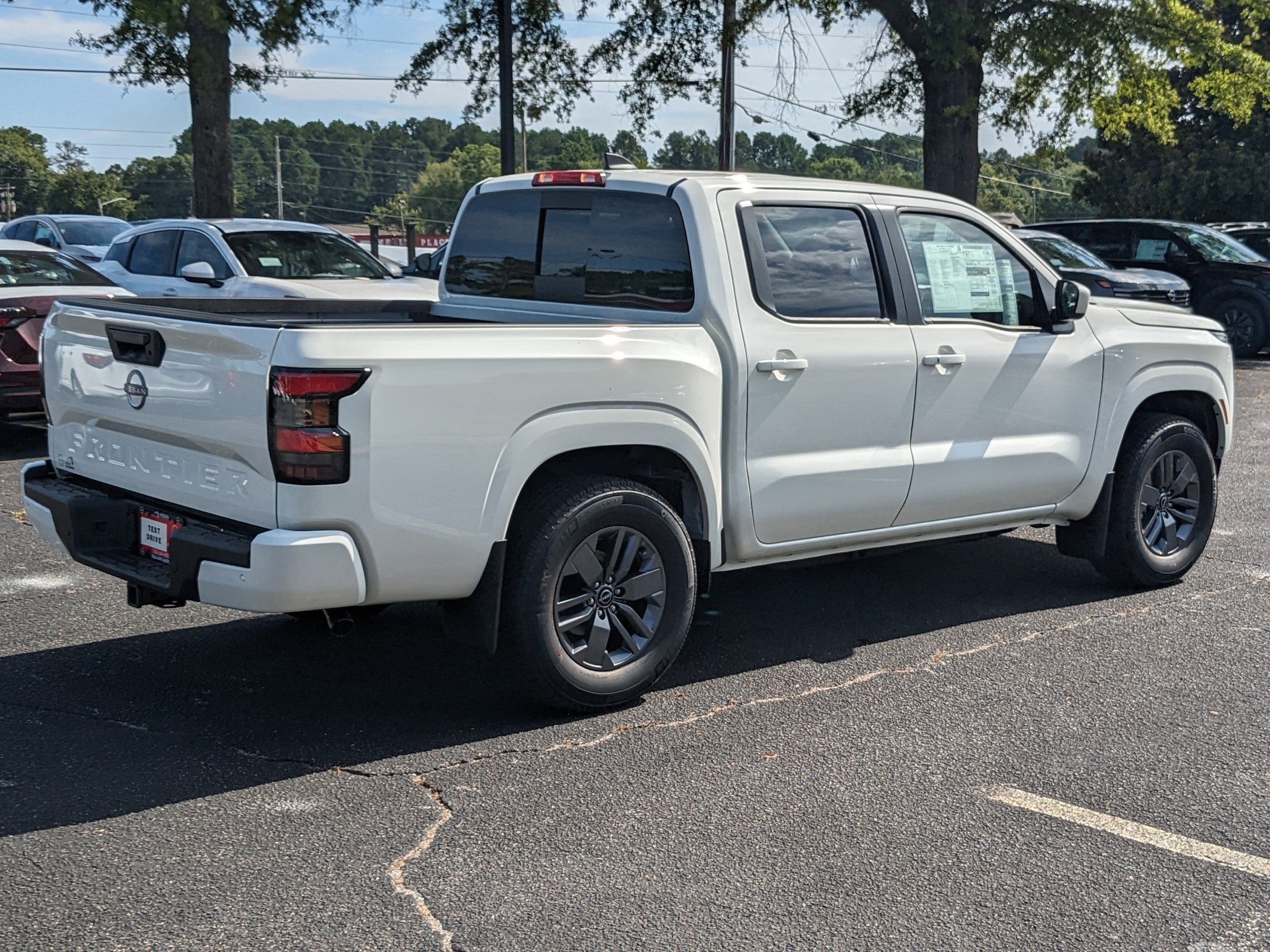 2025 Nissan Frontier SV photo 2
