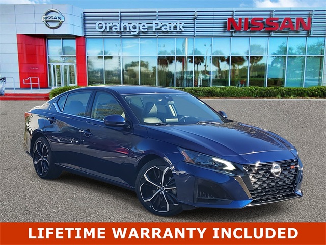 2023 Nissan Altima SR's photo