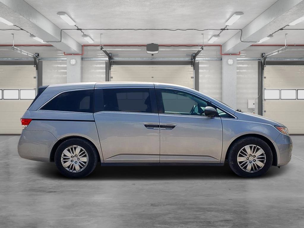 2016 Honda Odyssey LX photo 8