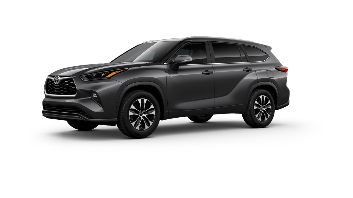 2025 Toyota Highlander XLE photo 2
