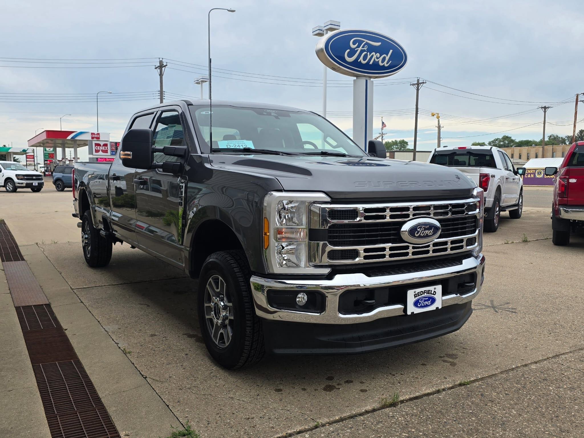 2025 Ford F-350 XLT photo 3