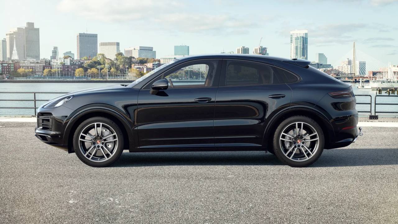 2023 Porsche Cayenne Turbo Coupe photo 2