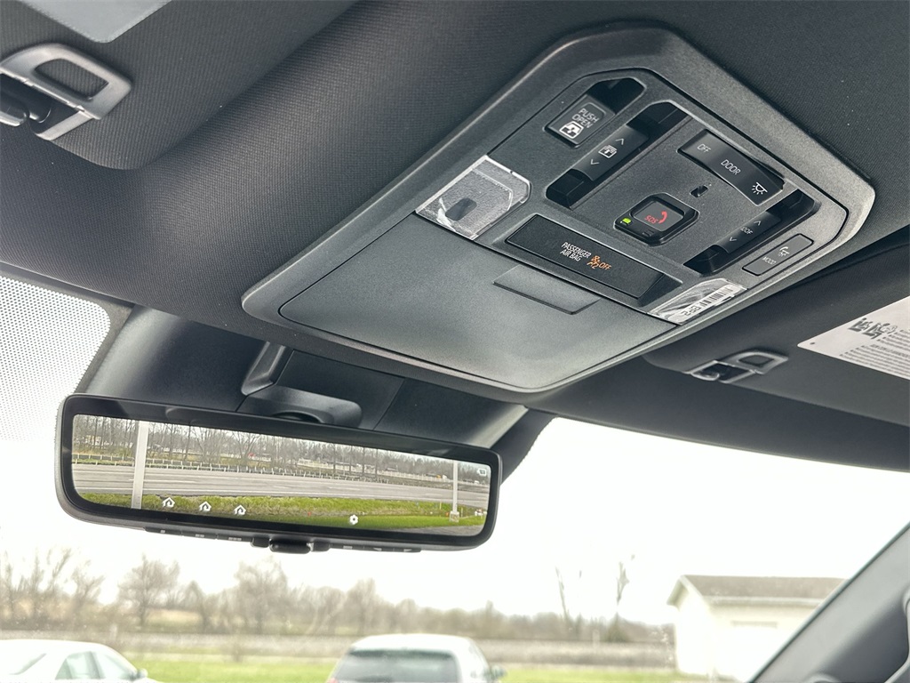 2025 Toyota Tundra Platinum CrewMax photo 25