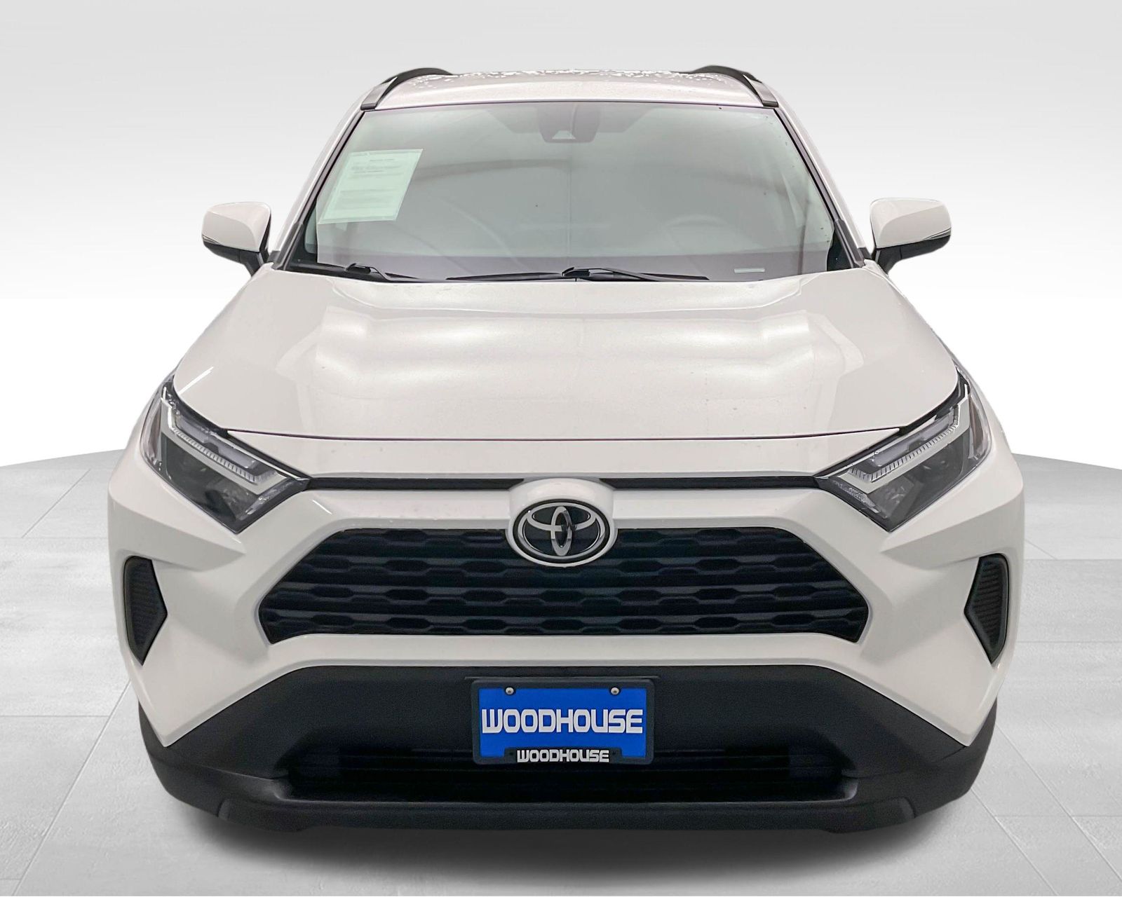 2024 Toyota RAV4 XLE photo 2
