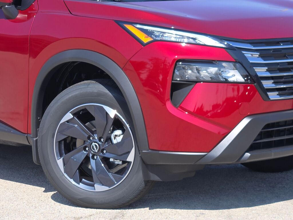 2026 Nissan Rogue SV photo 2