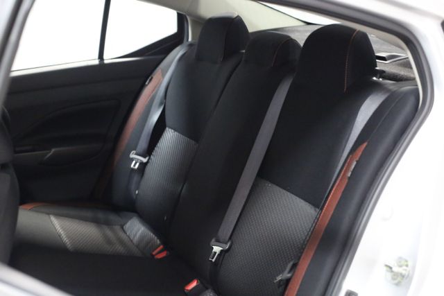 2025 Nissan Versa SR photo 17
