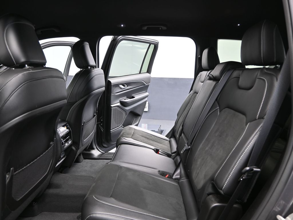 2024 Jeep Grand Cherokee Altitude X photo 32