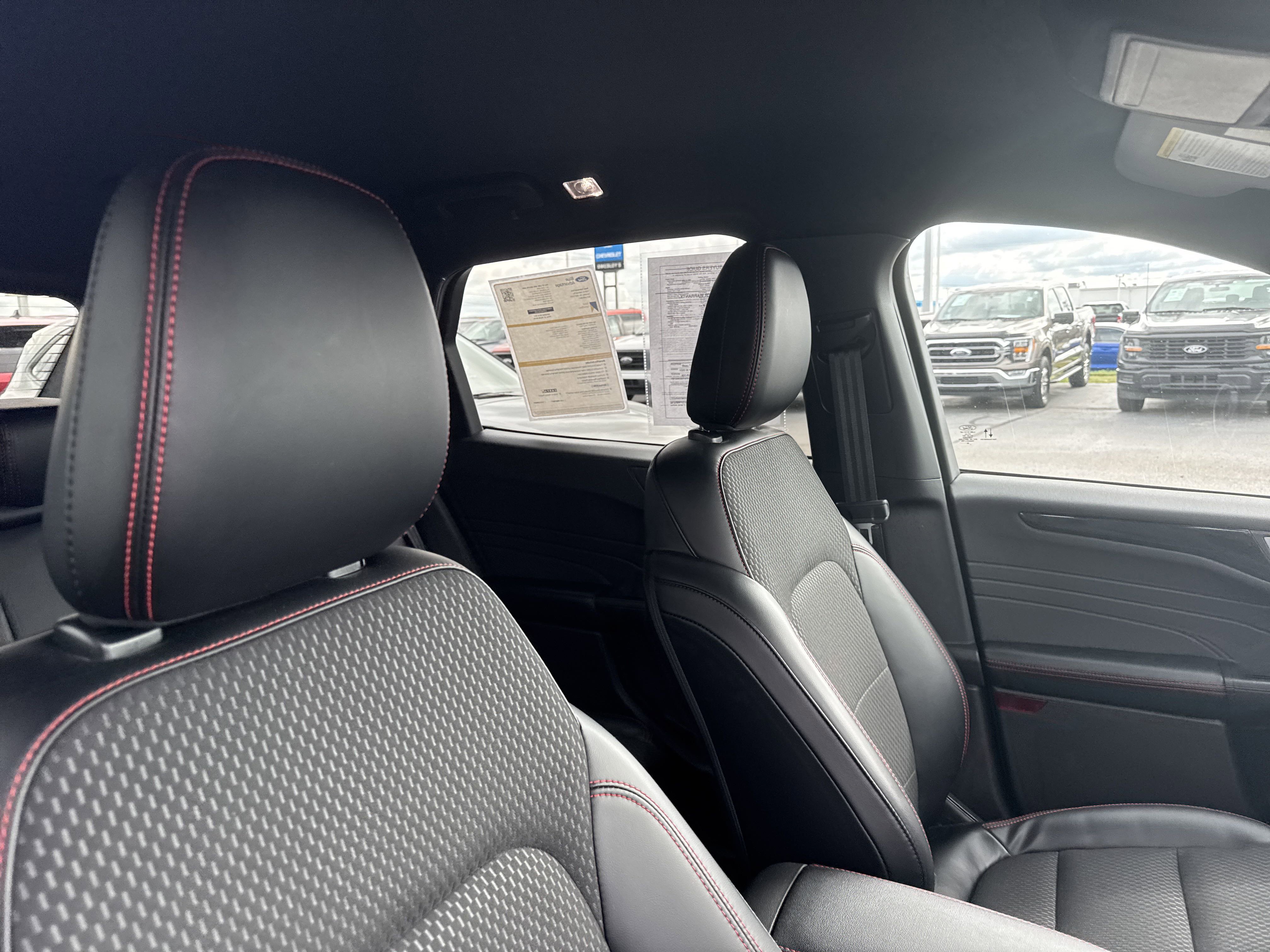 2023 Ford Escape ST-Line photo 6