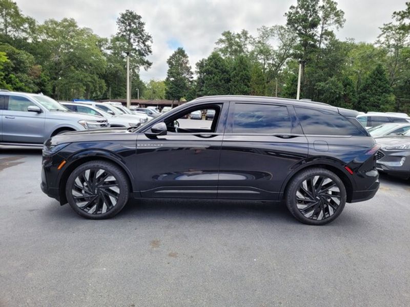 2024 Lincoln Nautilus Reserve photo 4