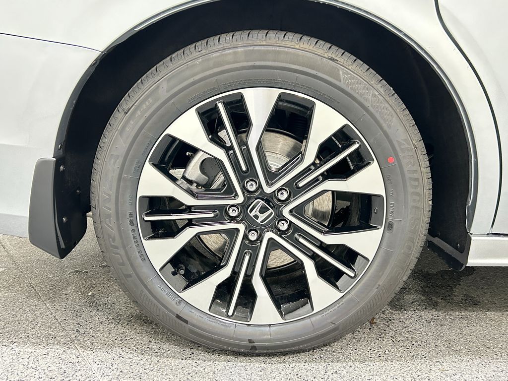 2026 Honda Odyssey Elite photo 9