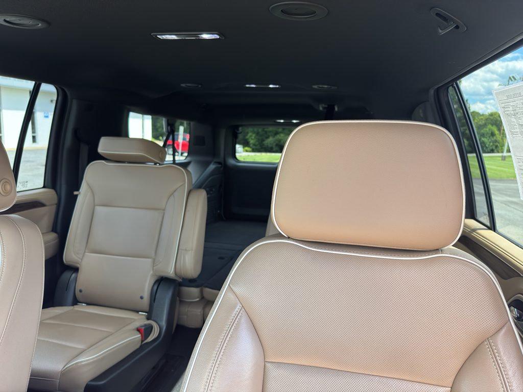 2021 Chevrolet Suburban Premier photo 22