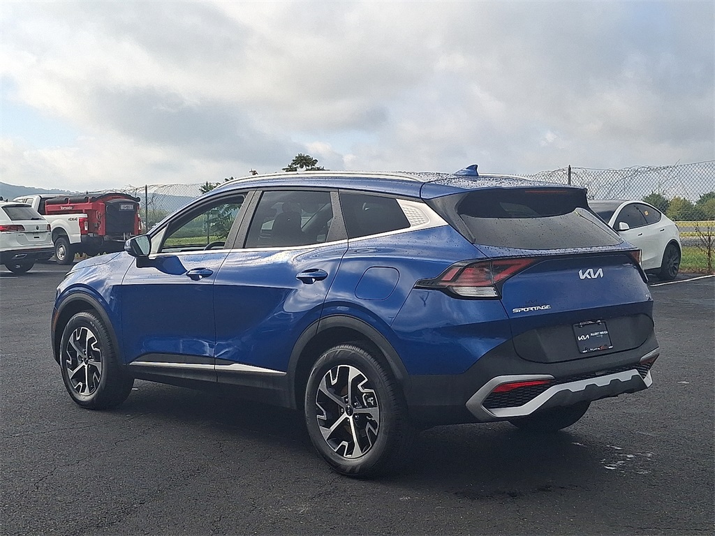 2023 Kia Sportage EX photo 2