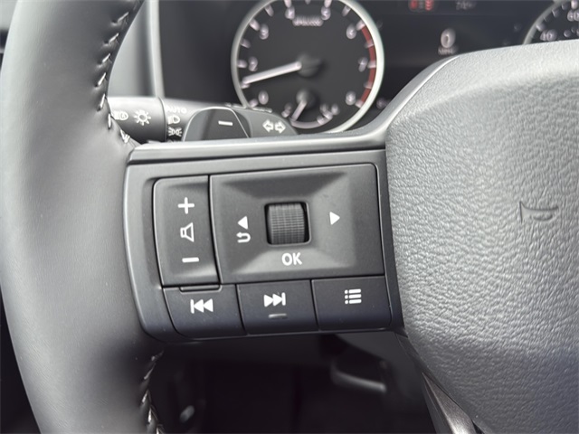 2026 Nissan Rogue SV photo 17