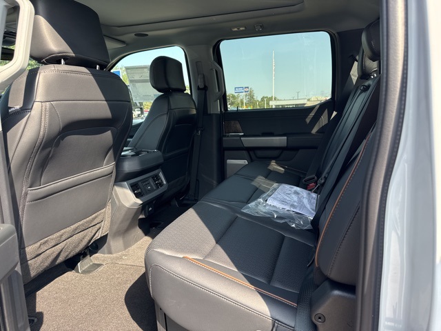 2025 Ford F-250 Lariat photo 9