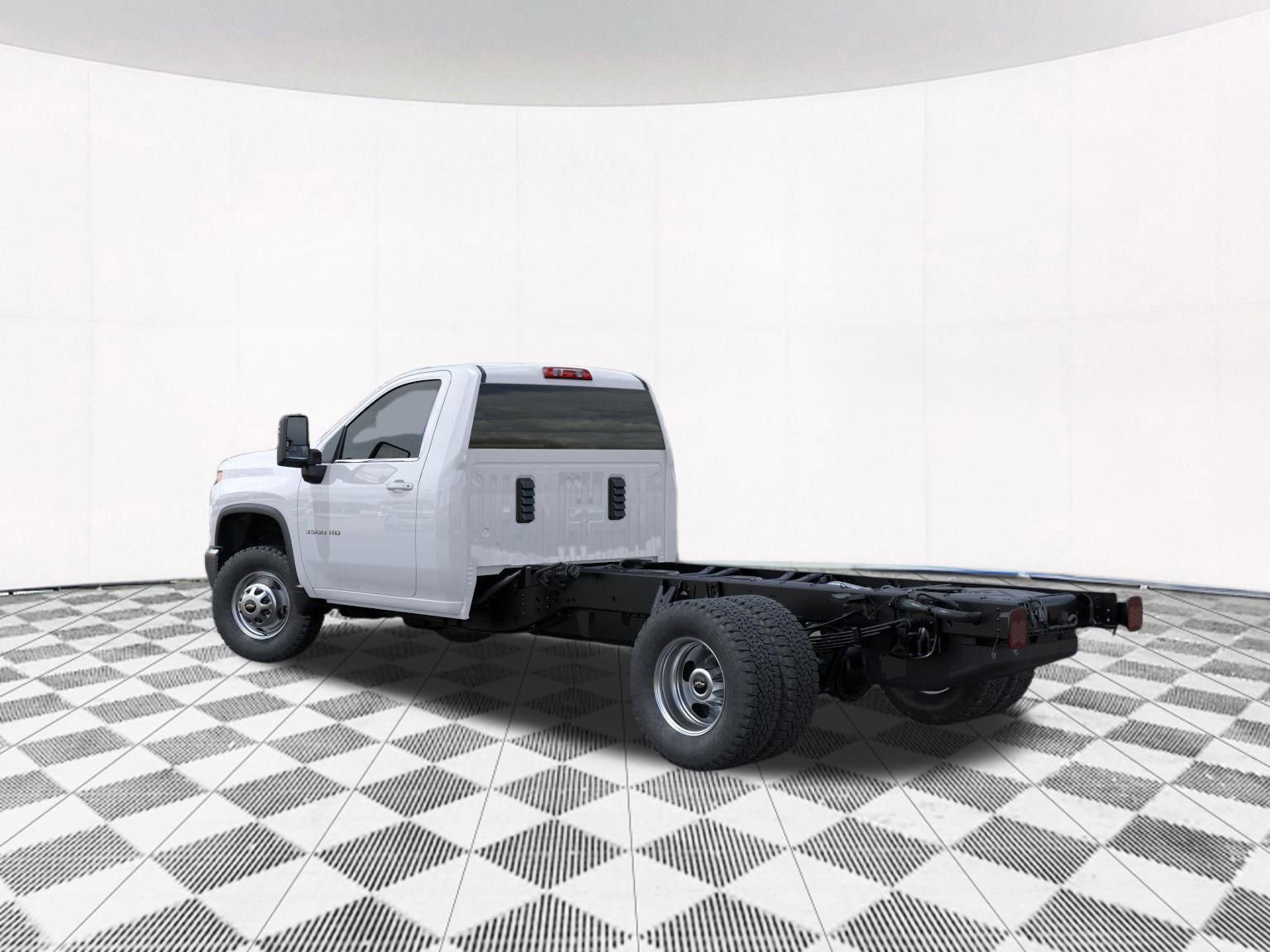 2025 Chevrolet Silverado 3500HD Work Truck photo 2