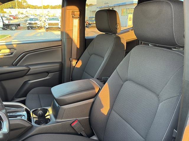 2024 Chevrolet Colorado LT photo 12