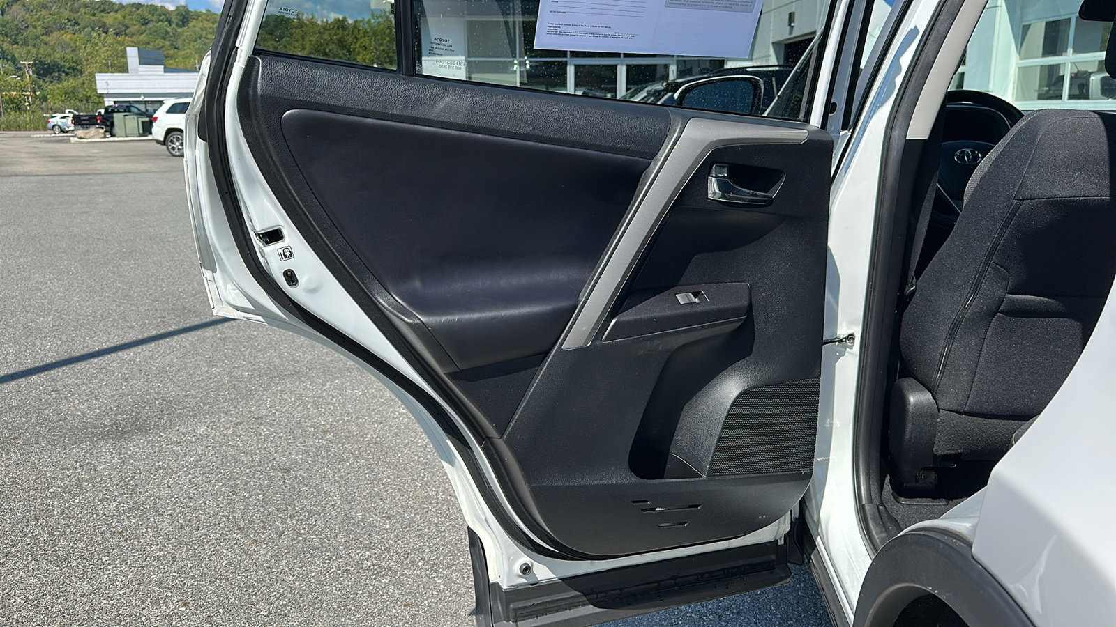 2018 Toyota RAV4 XLE photo 20