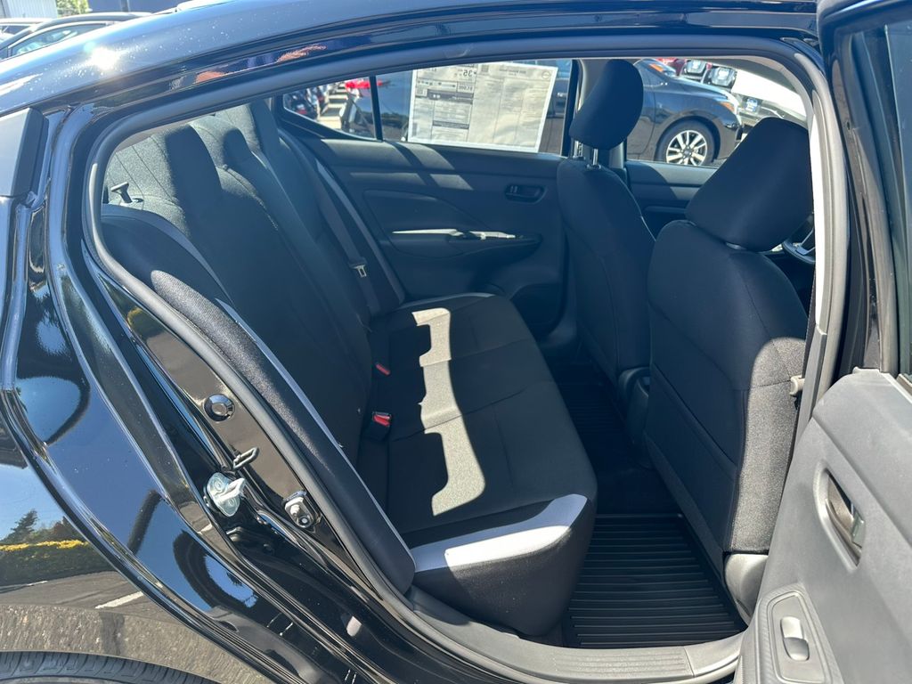 2025 Nissan Versa 1.6 S photo 22