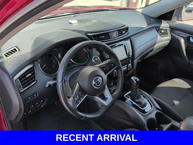 2020 Nissan Rogue SV photo 4