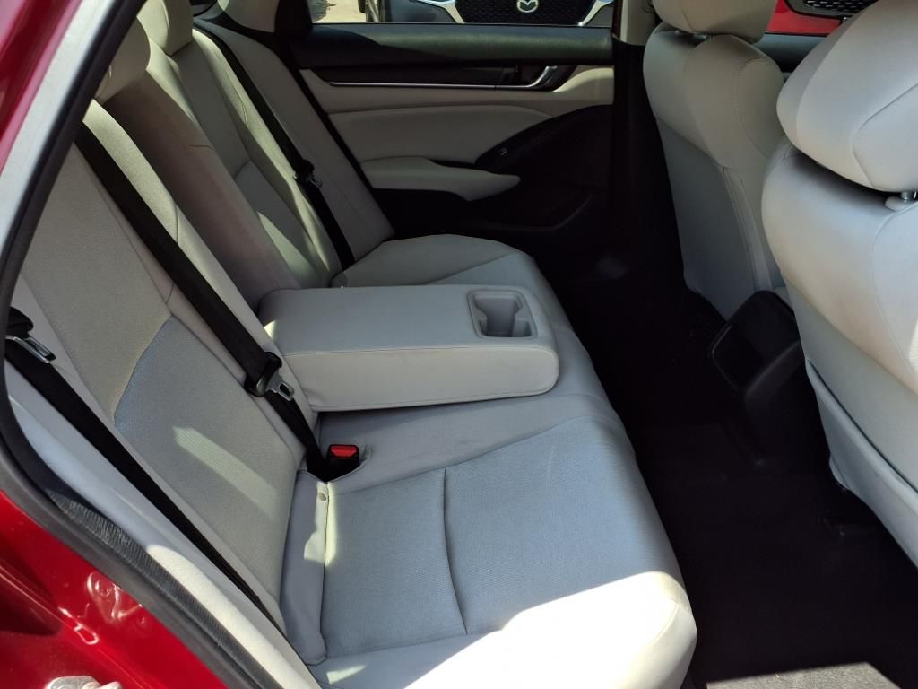 2018 Honda Accord LX photo 19