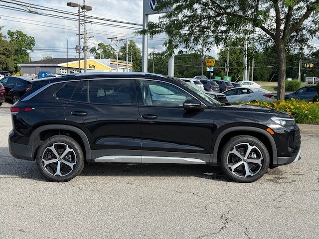2025 Volkswagen Tiguan SE photo 3
