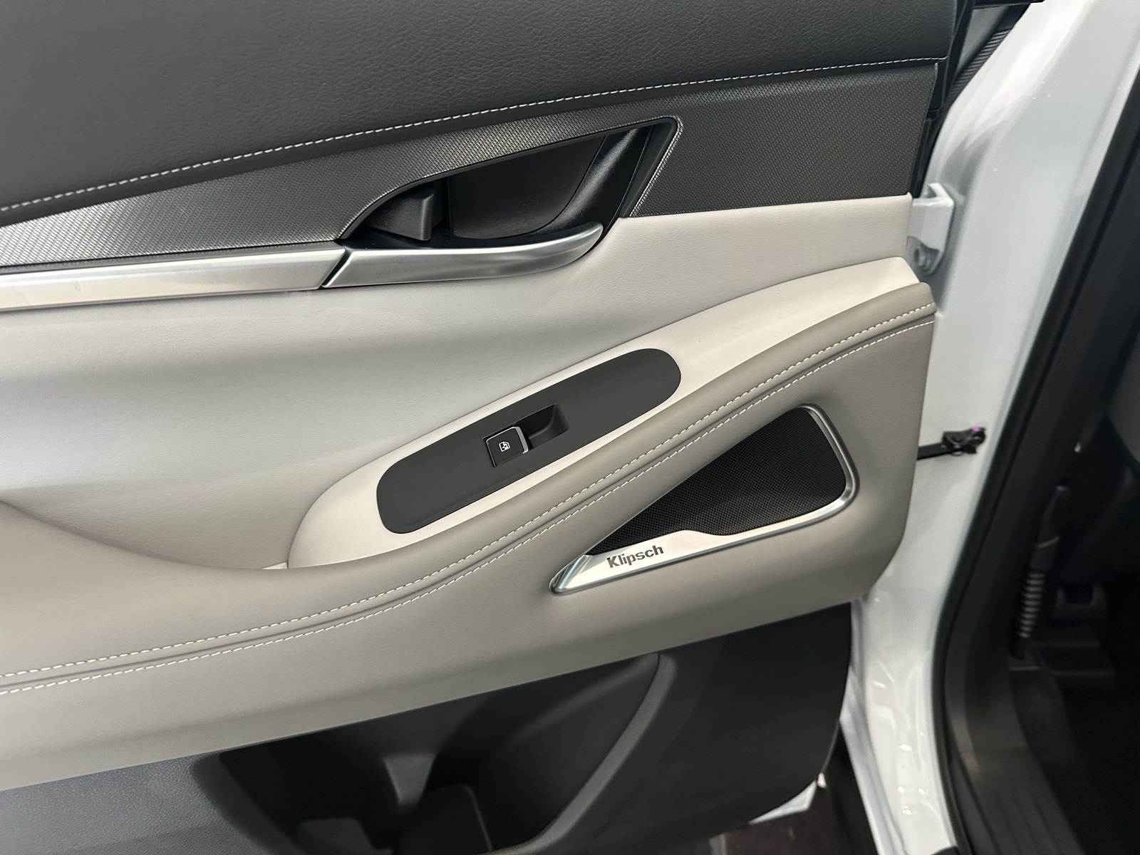 2026 Infiniti QX60 Luxe photo 24