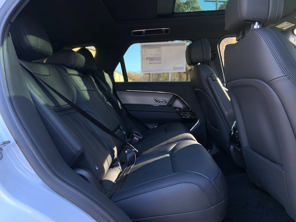 2025 Land Rover Range Rover Sport SE photo 17