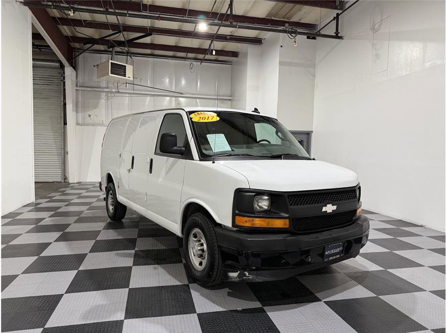 2017 Chevrolet Express Cargo Van photo 2