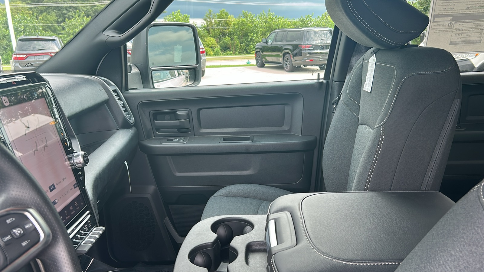 2025 Ram 2500 Tradesman photo 15