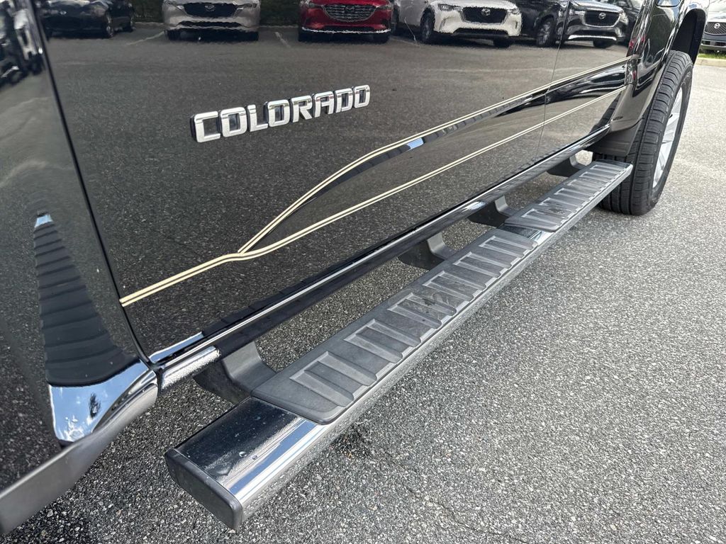 2019 Chevrolet Colorado LT photo 12