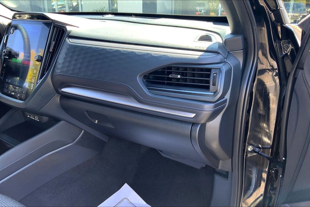 2025 Subaru Forester Premium photo 14