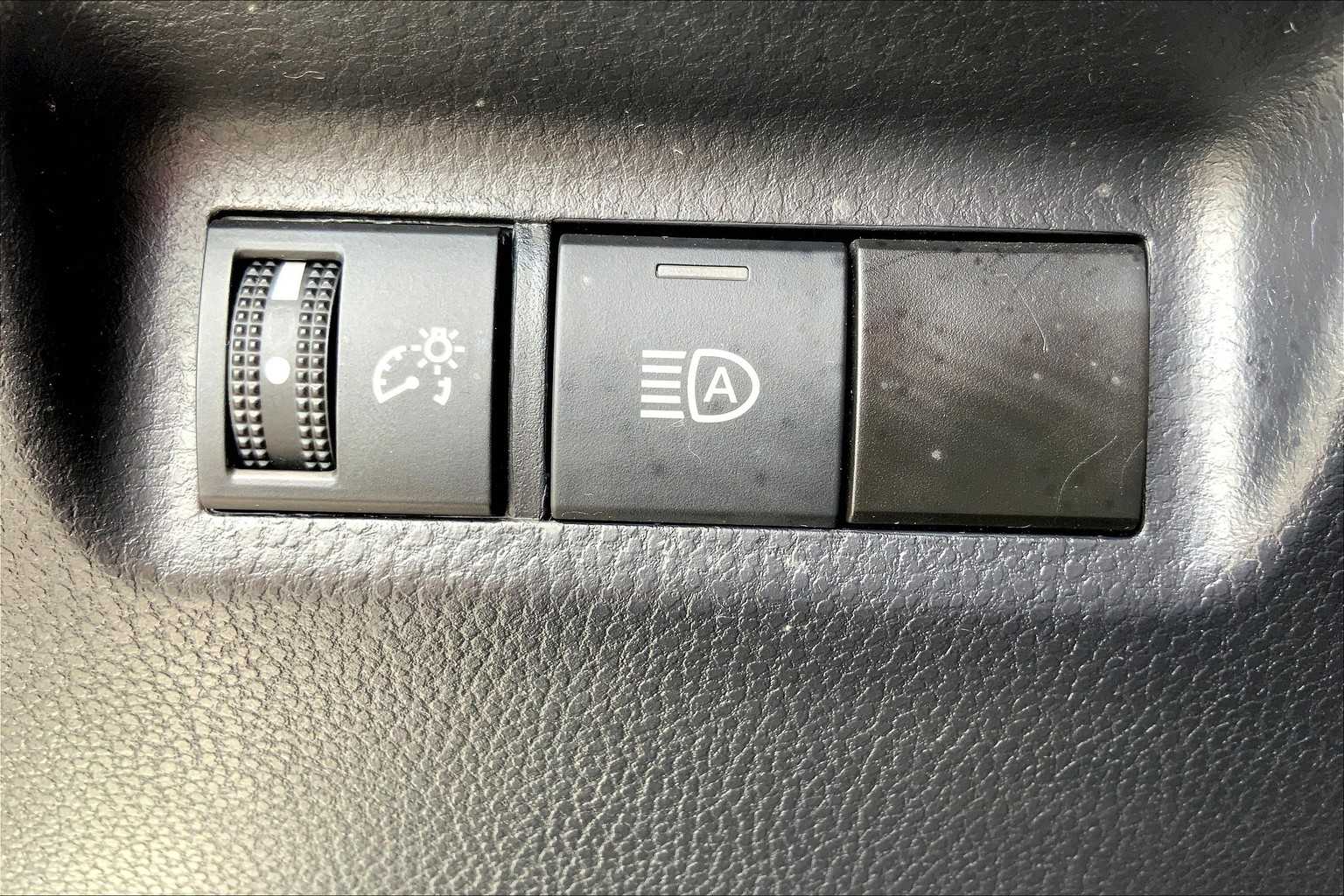 2024 Toyota RAV4 LE photo 29