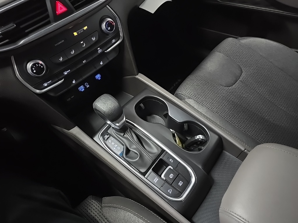 2020 Hyundai Santa Fe SEL photo 25
