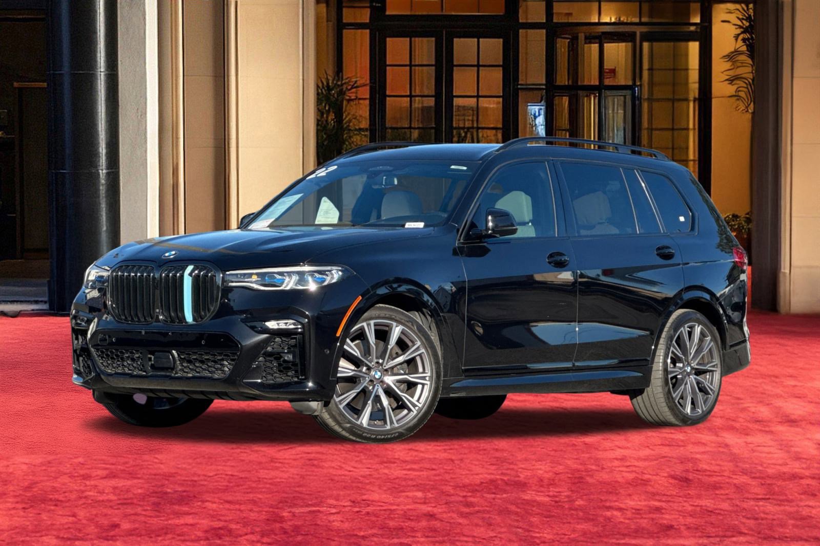 2022 BMW X7 M50i's photo
