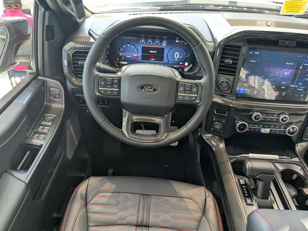 2025 Ford F-150 Lariat photo 5