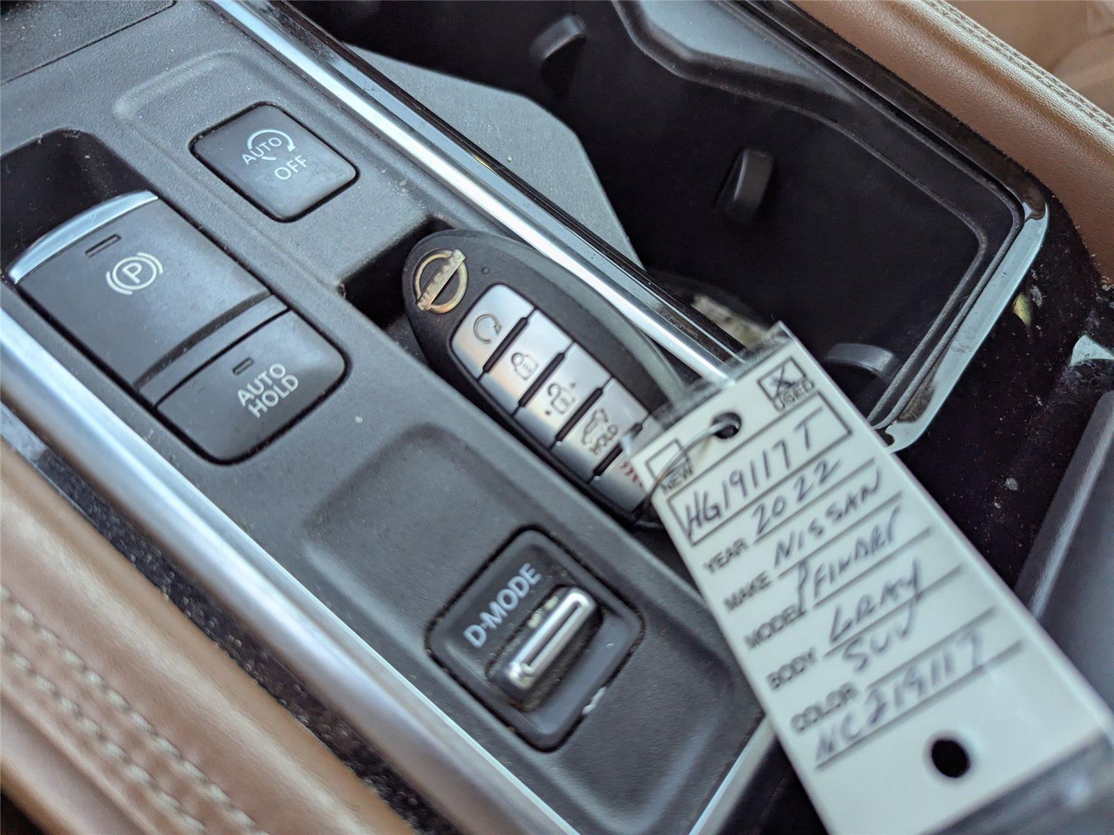 2022 Nissan Pathfinder Platinum photo 24
