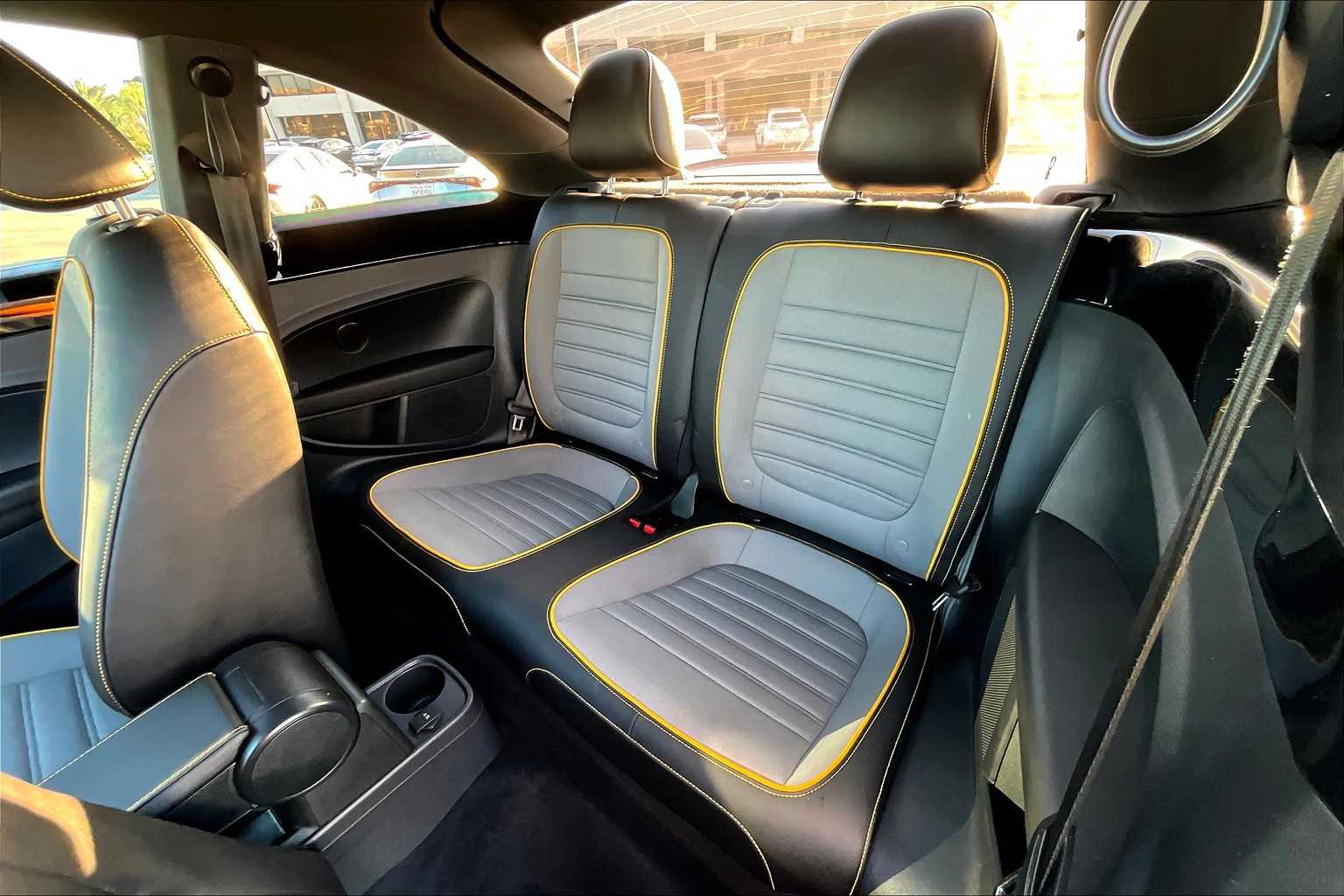 2018 Volkswagen Beetle Dune photo 17