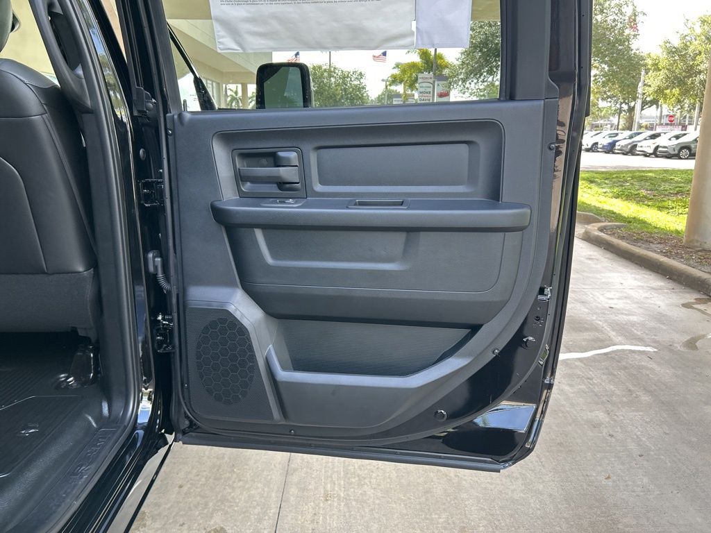 2025 Ram 4500 Tradesman photo 28