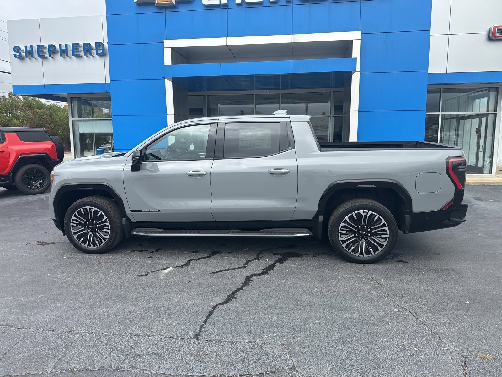 2026 Gmc Sierra EV Denali photo 4
