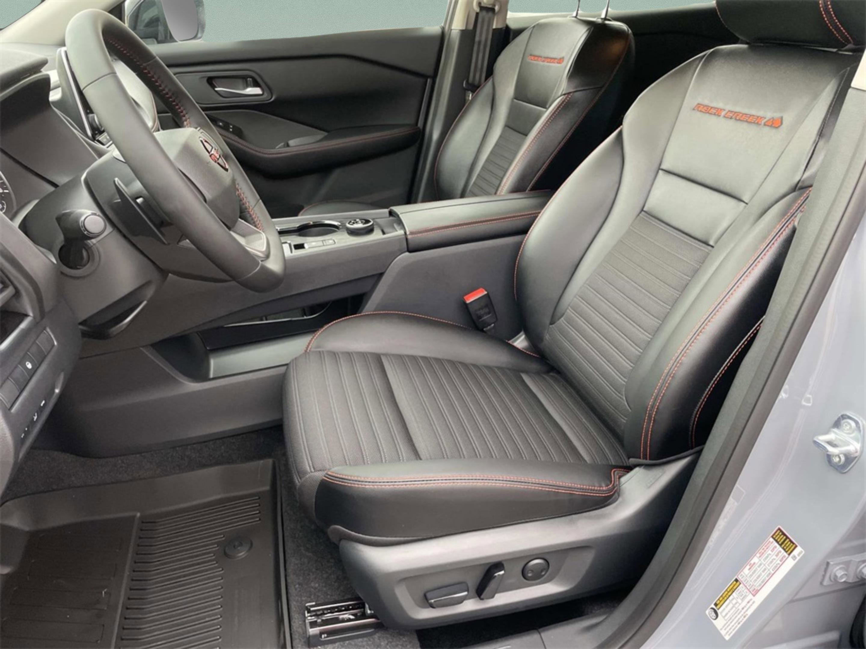 2026 Nissan Rogue AWD photo 9