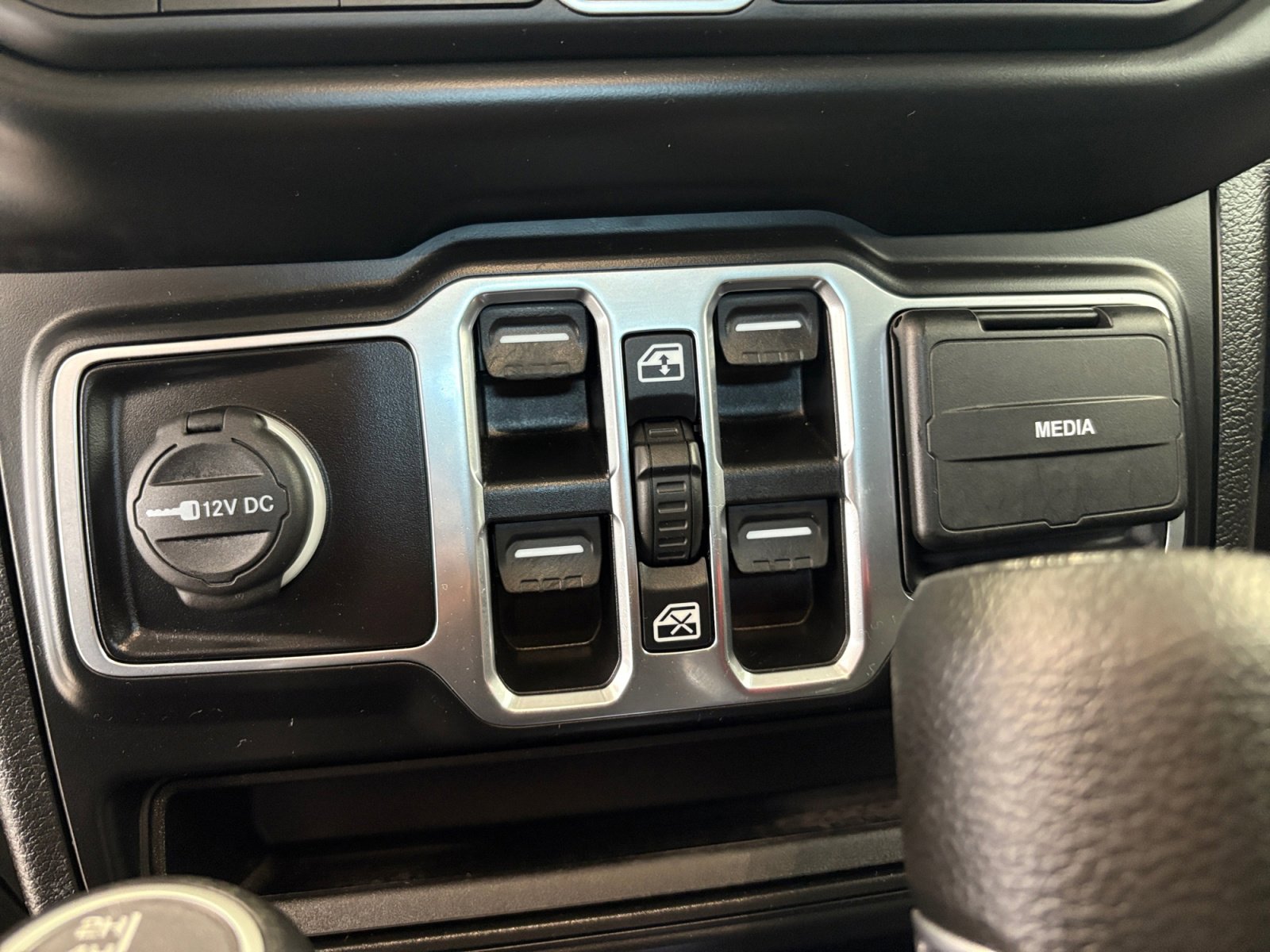 2021 Jeep Wrangler Unlimited Sahara photo 25