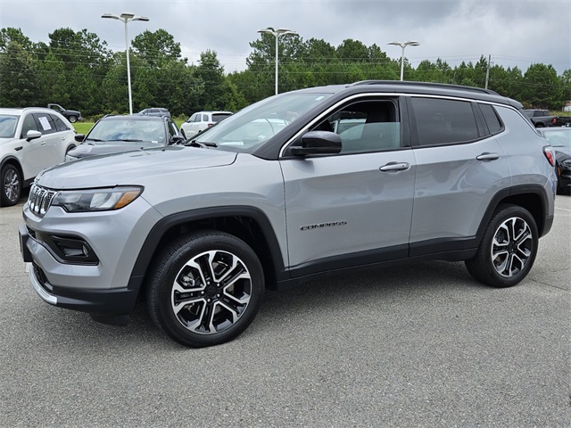 2024 Jeep Compass Limited photo 3