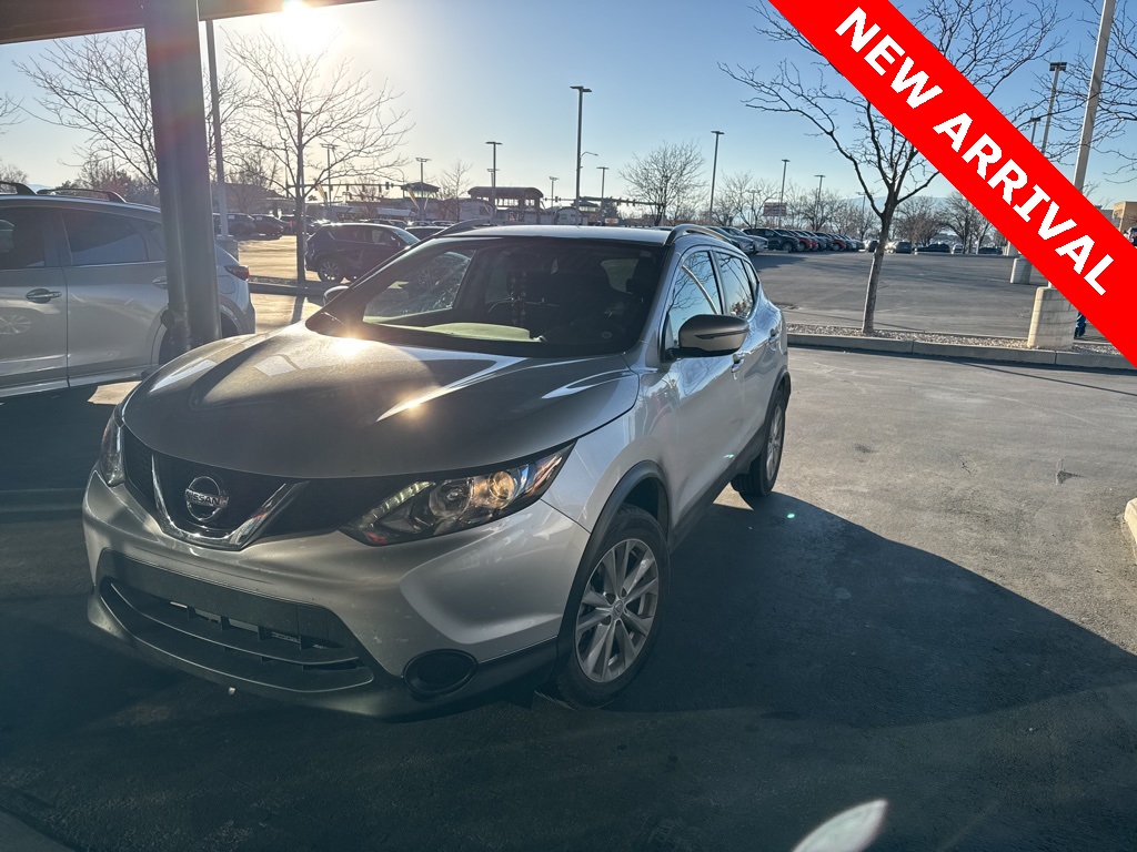 2017 Nissan Rogue Sport SV's photo