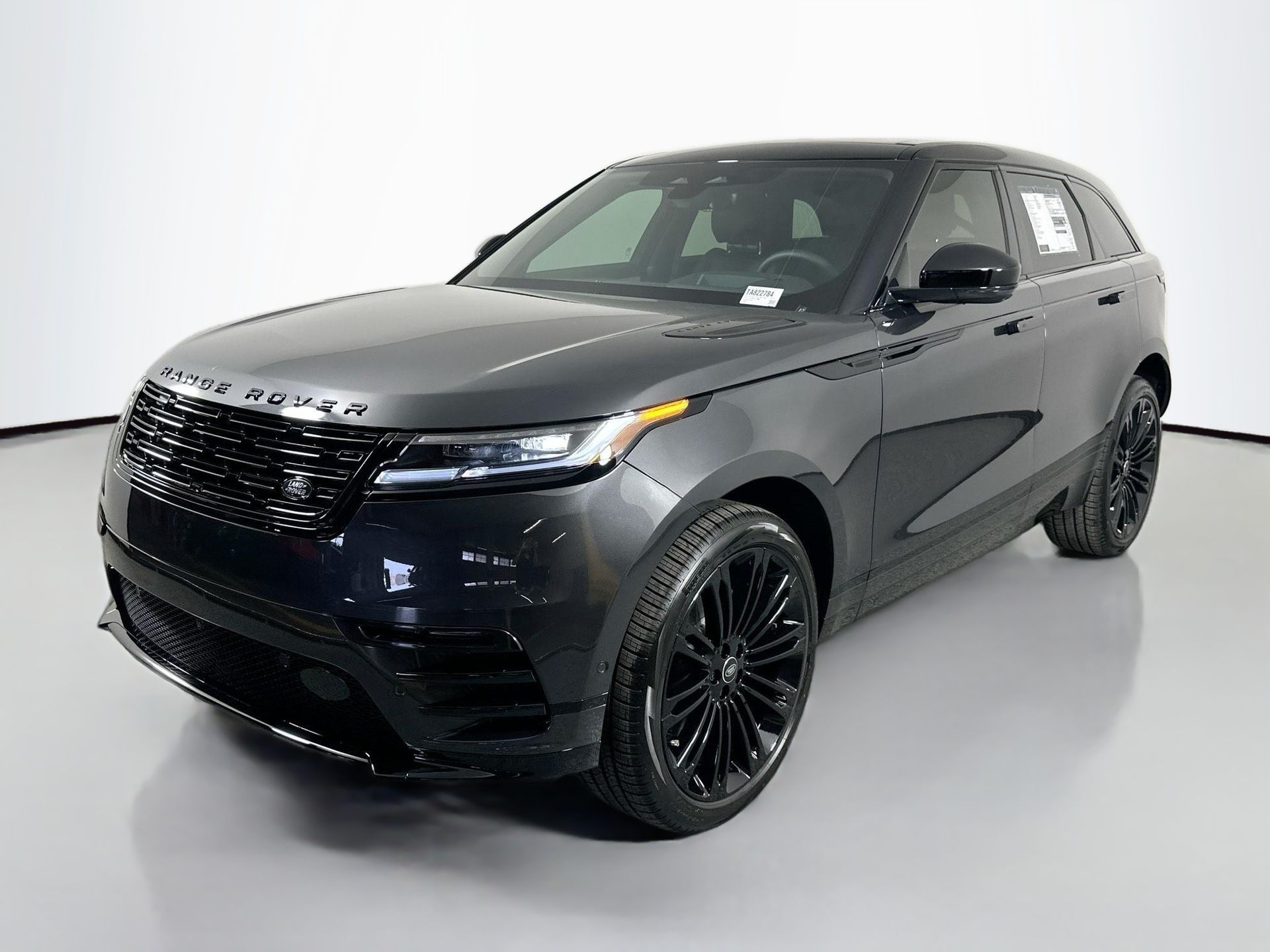 2026 Land Rover Range Rover Velar Dynamic SE's photo
