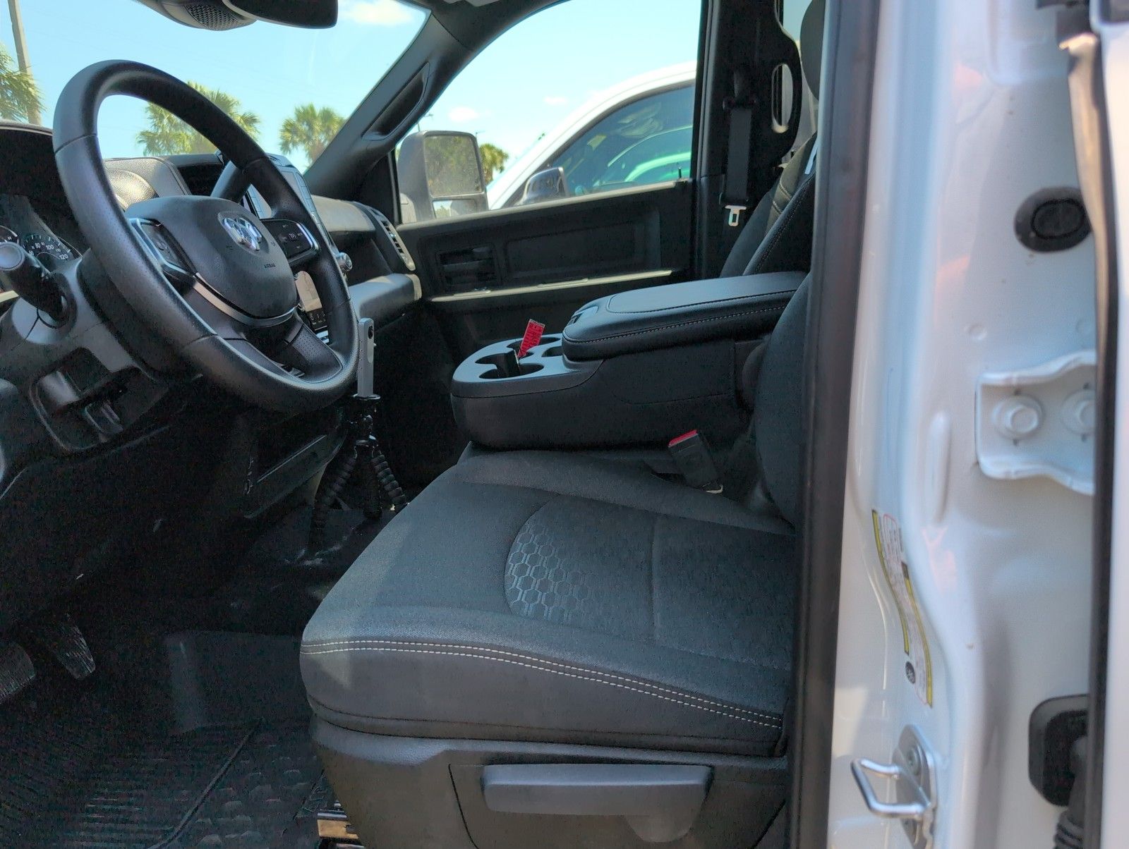 2025 Ram 2500 Tradesman photo 21